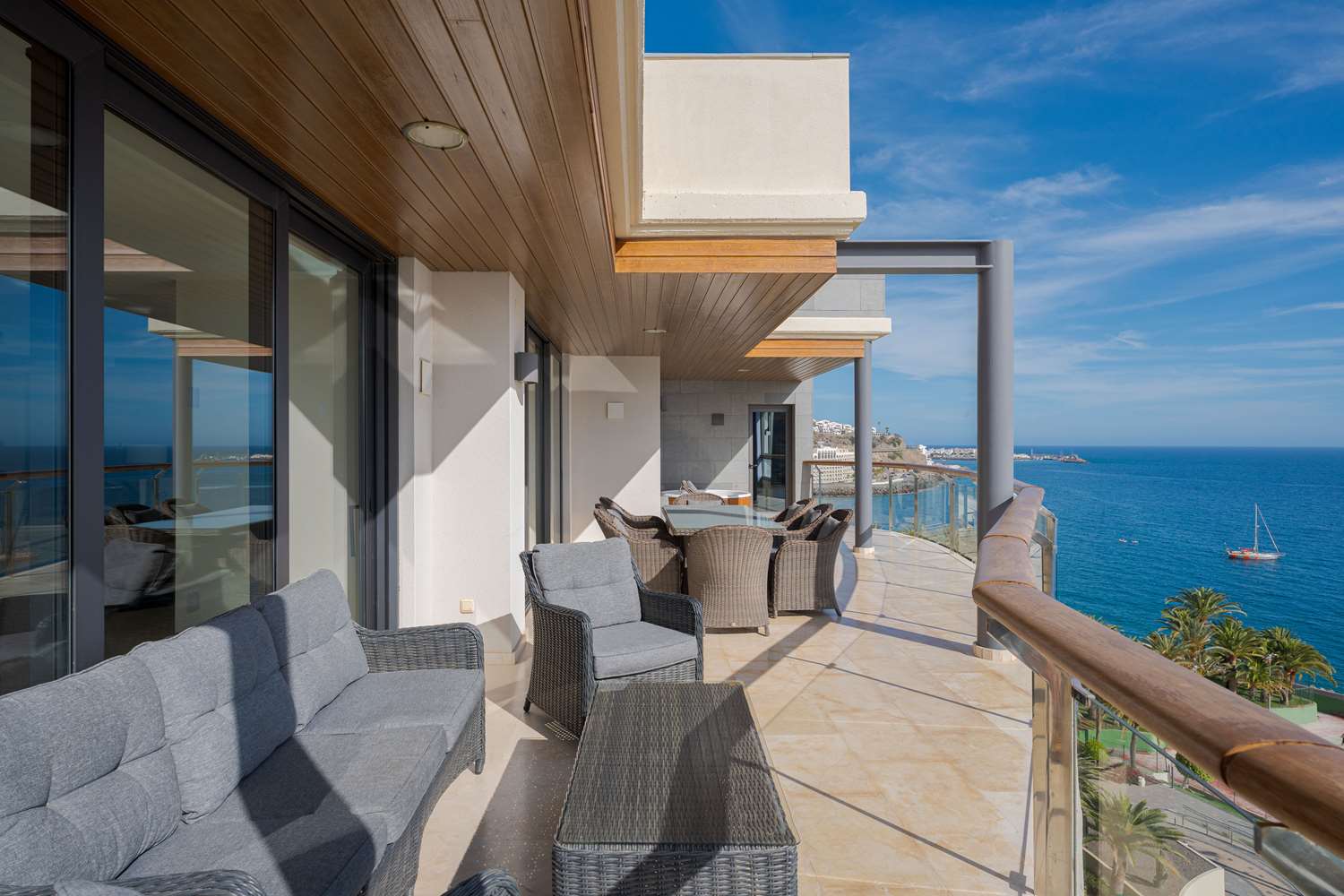 Premium 3 bedroom suite with sea view