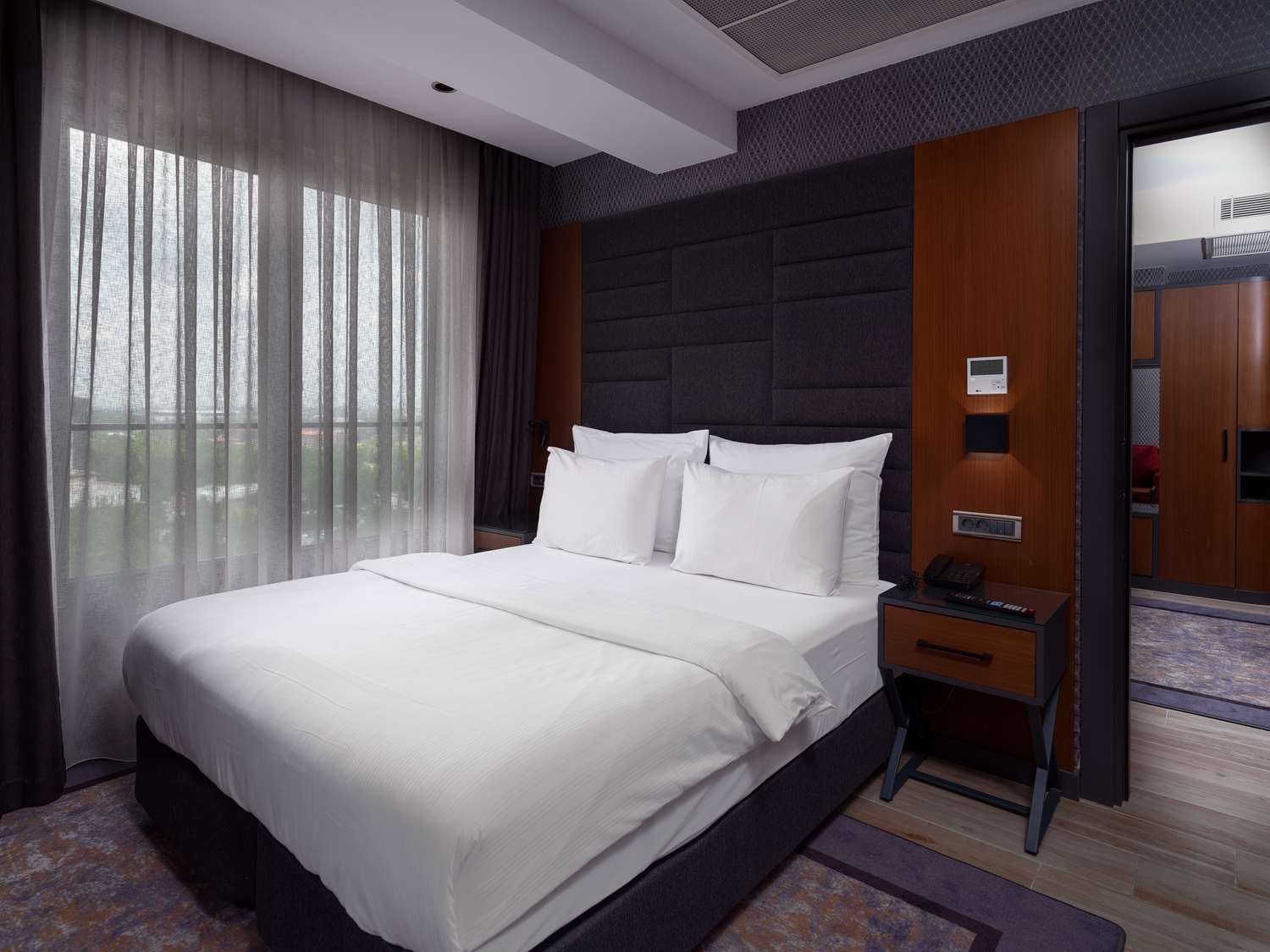 Vista suite two bedrooms kitchenette 1k