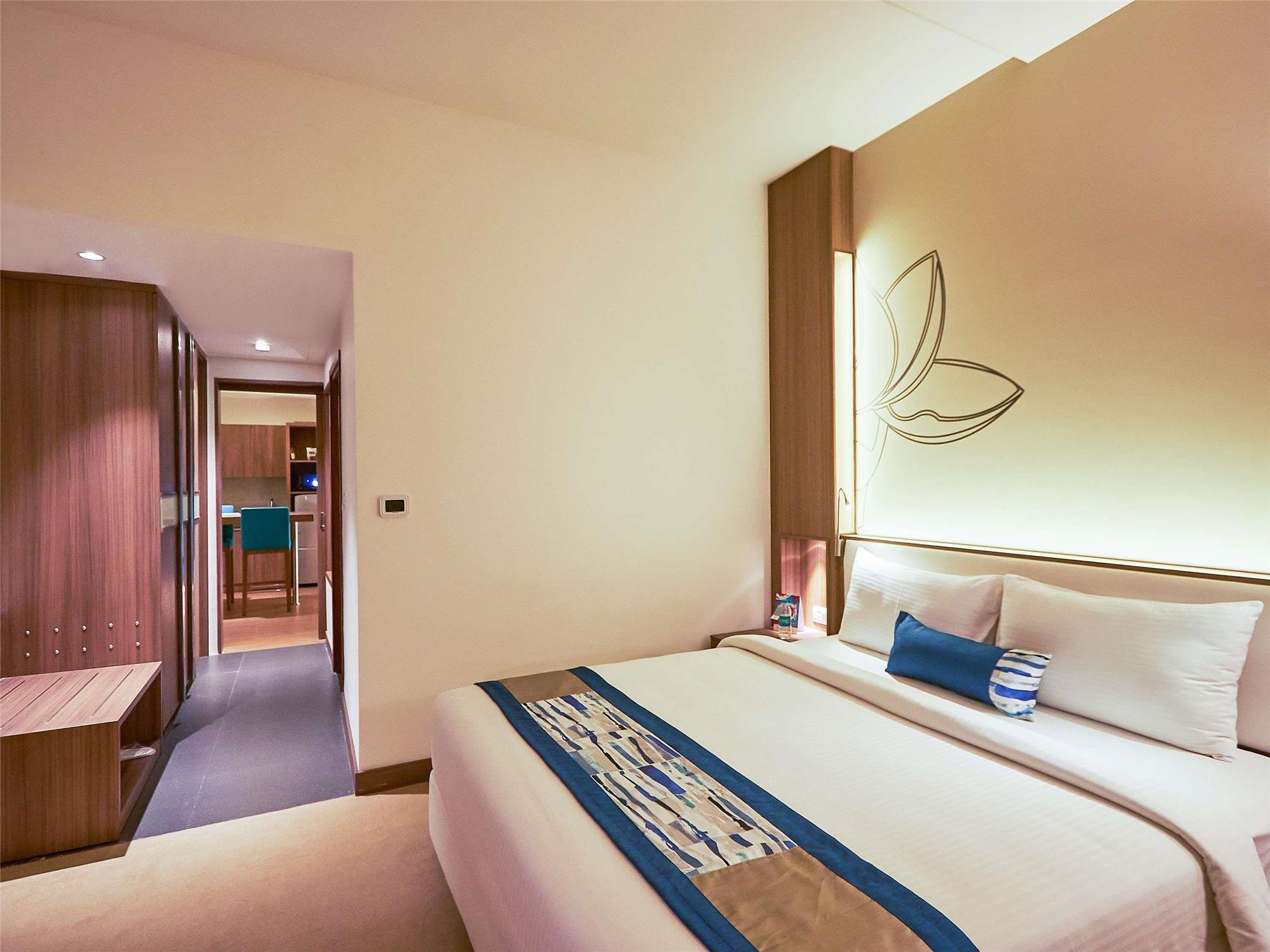 Suite, executive
