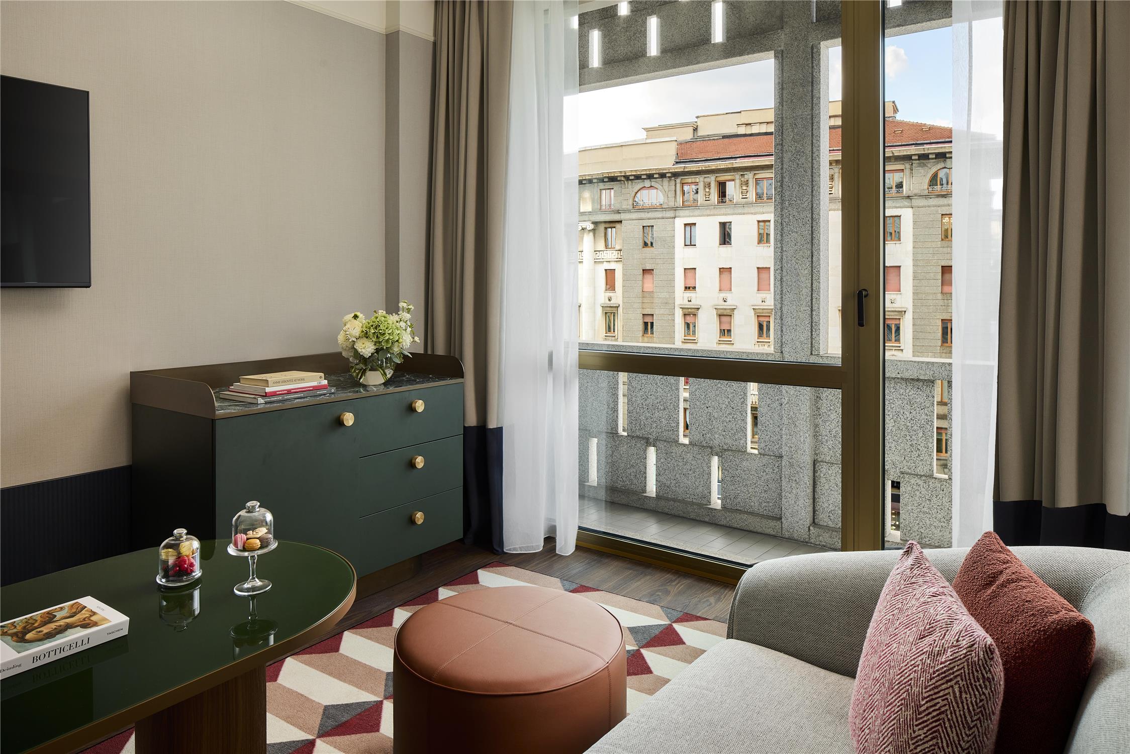 Junior suite executive
