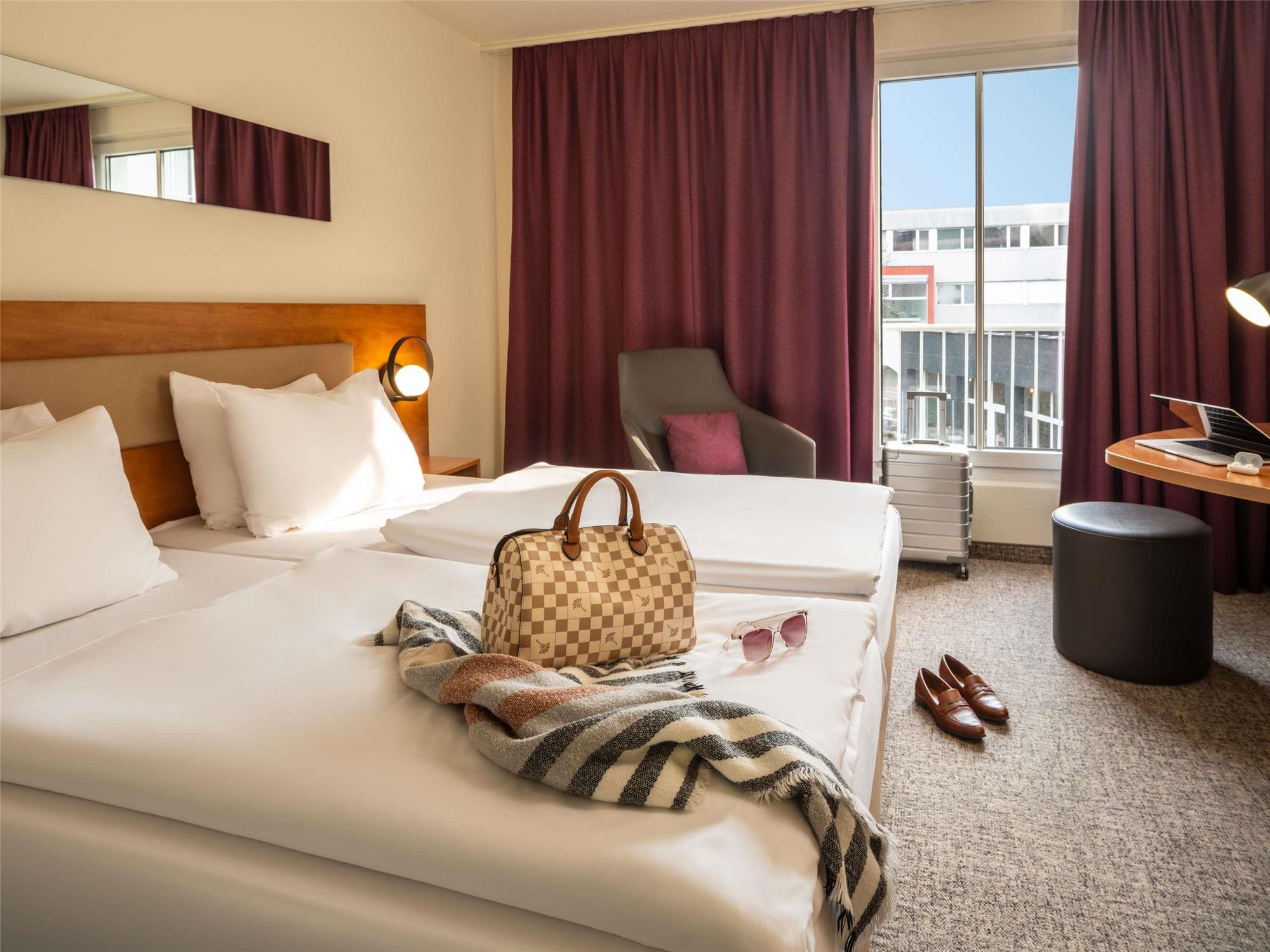 Standard twin room