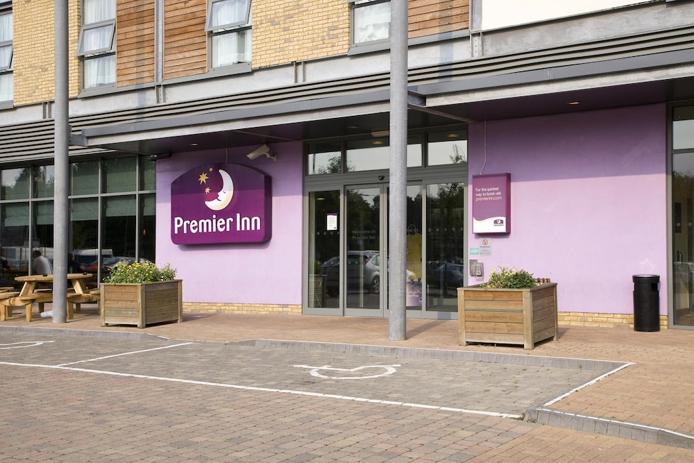 Premier Inn Watford – Croxley Green
