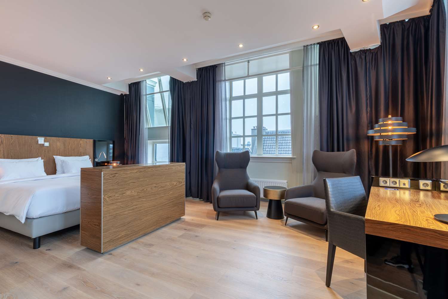 Amsterdam suite - canal view