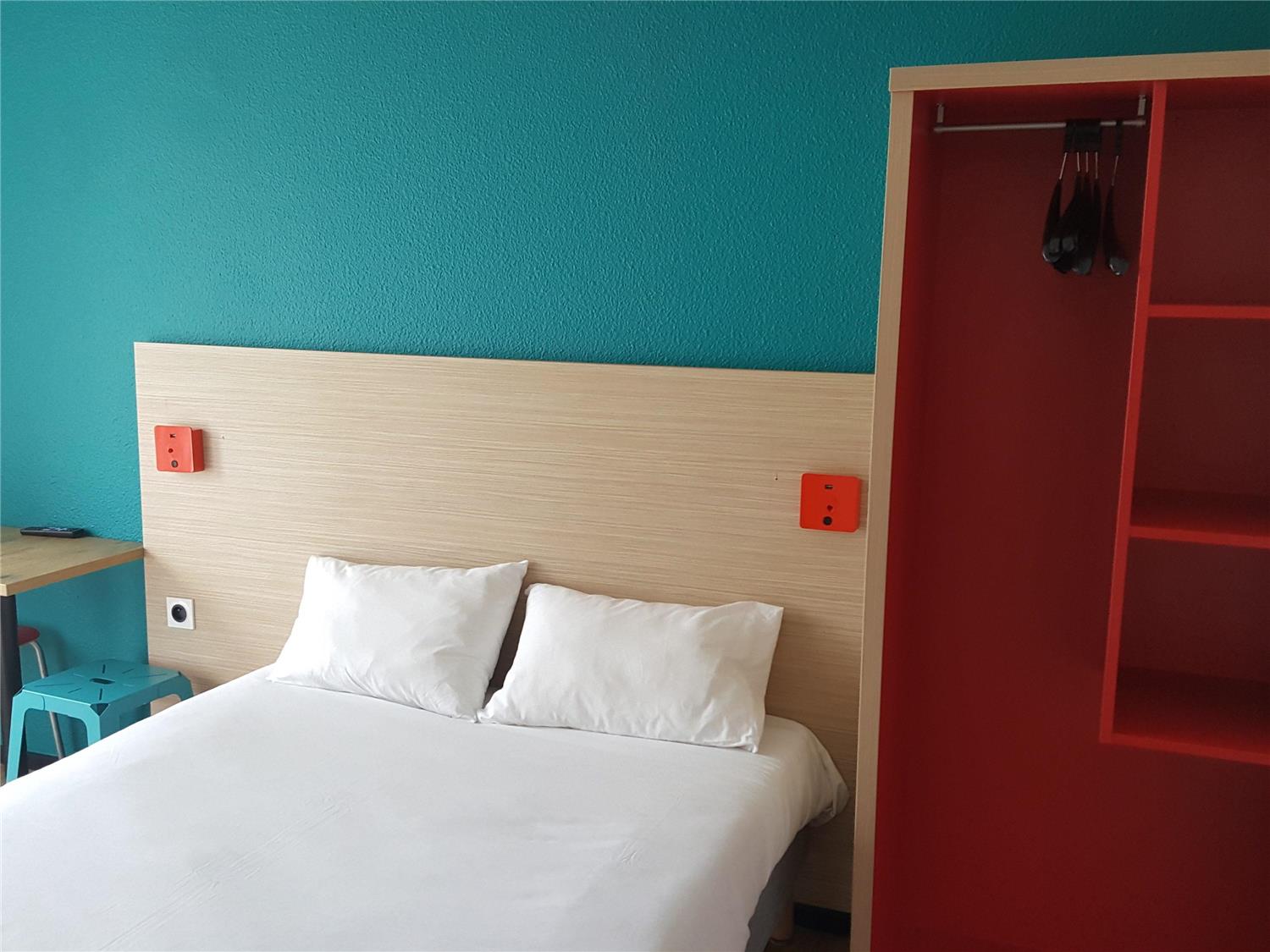 Cabrio room: 1 double bed with bathroom - new # ontheroad