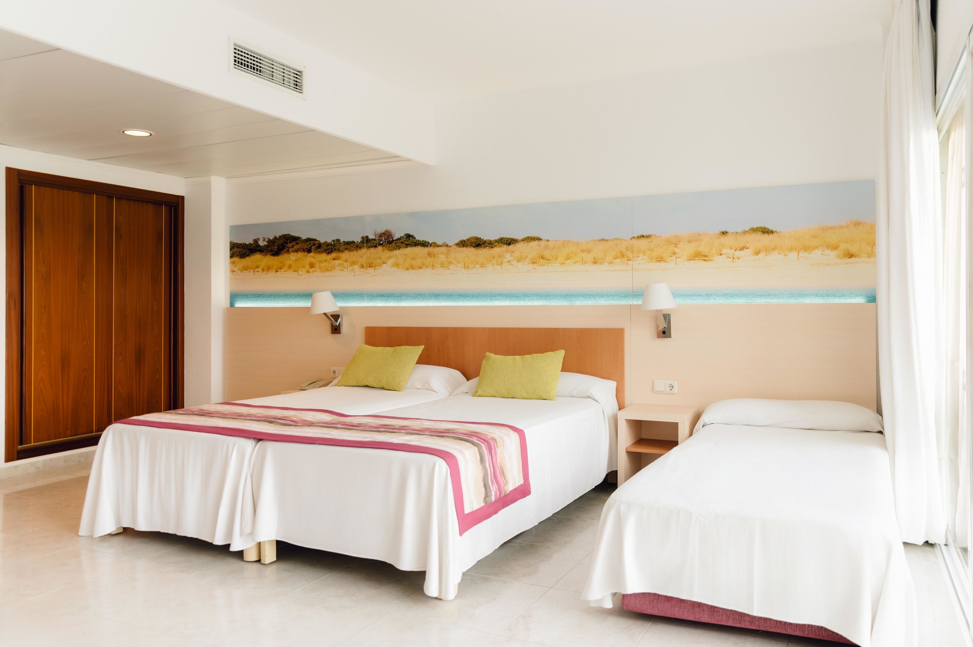 Triple room