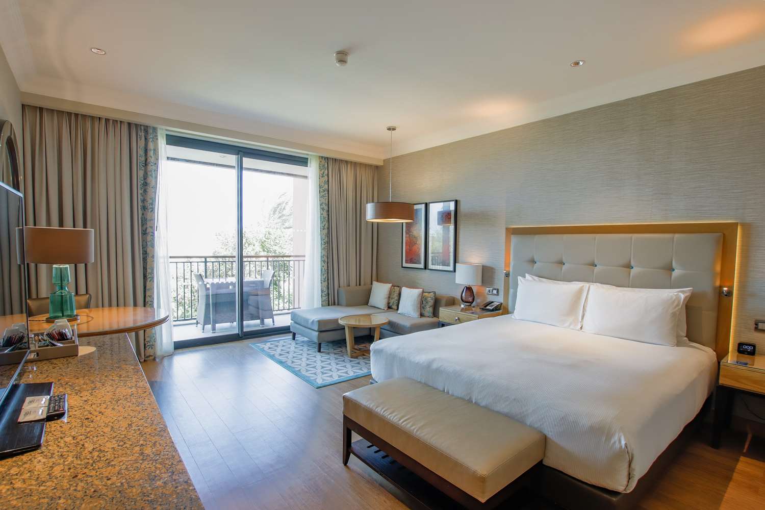 Superior room with pool view
