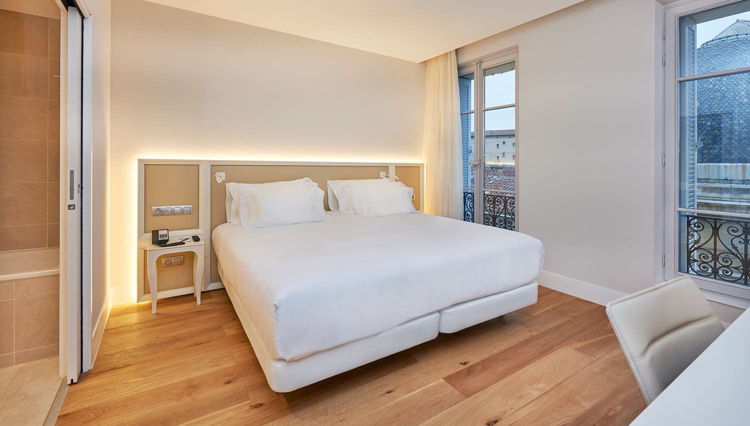 Suite room with extrabed adult