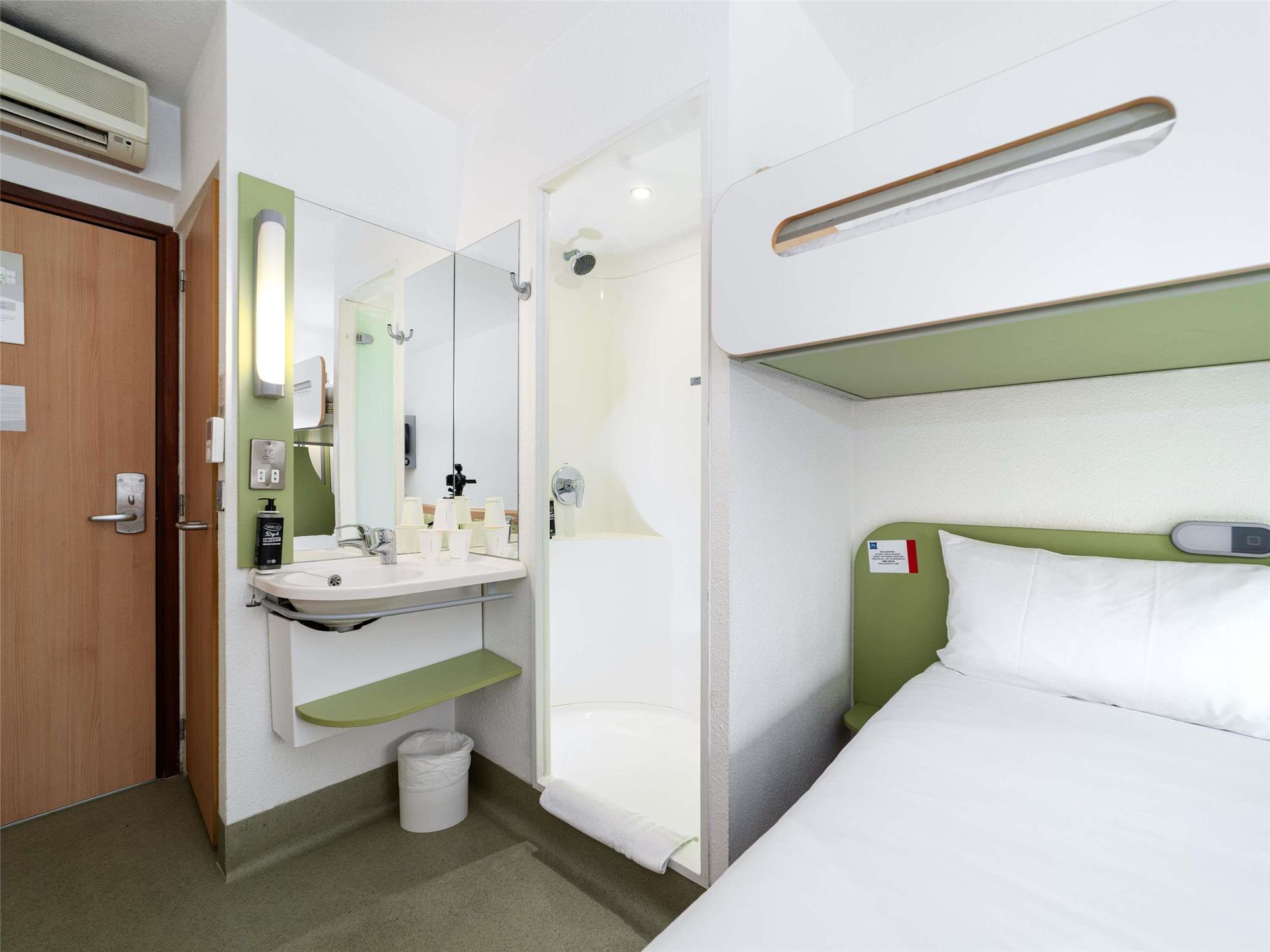 Triple room