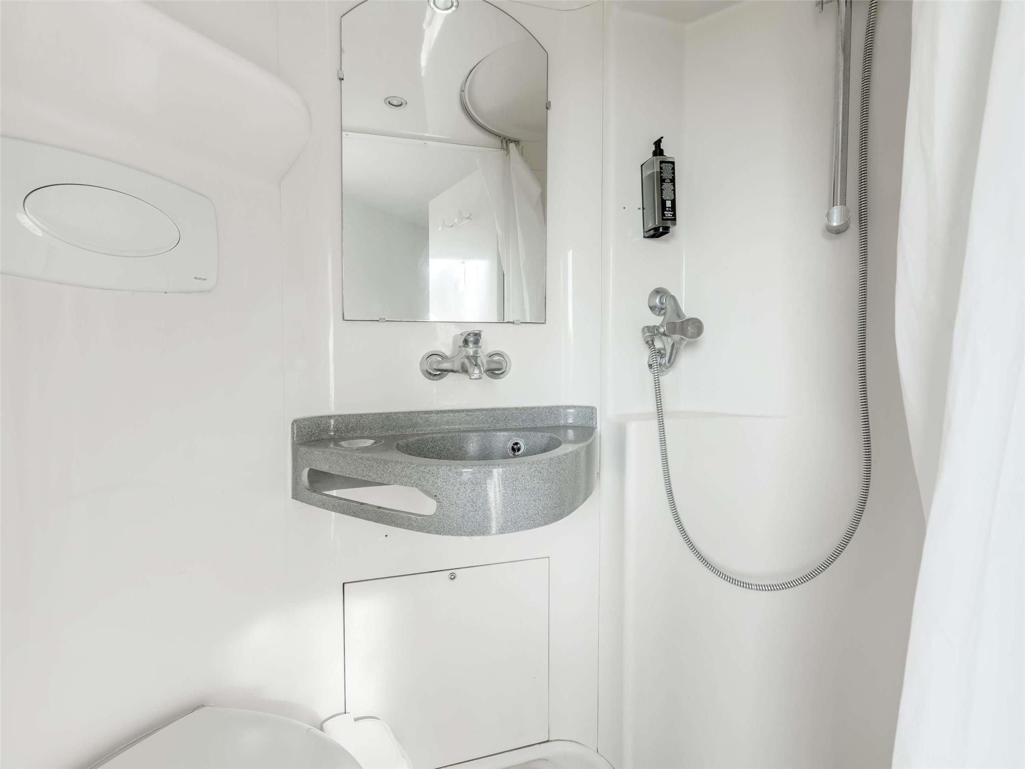 Cabrio room: 1 double bed with bathroom - new # ontheroad
