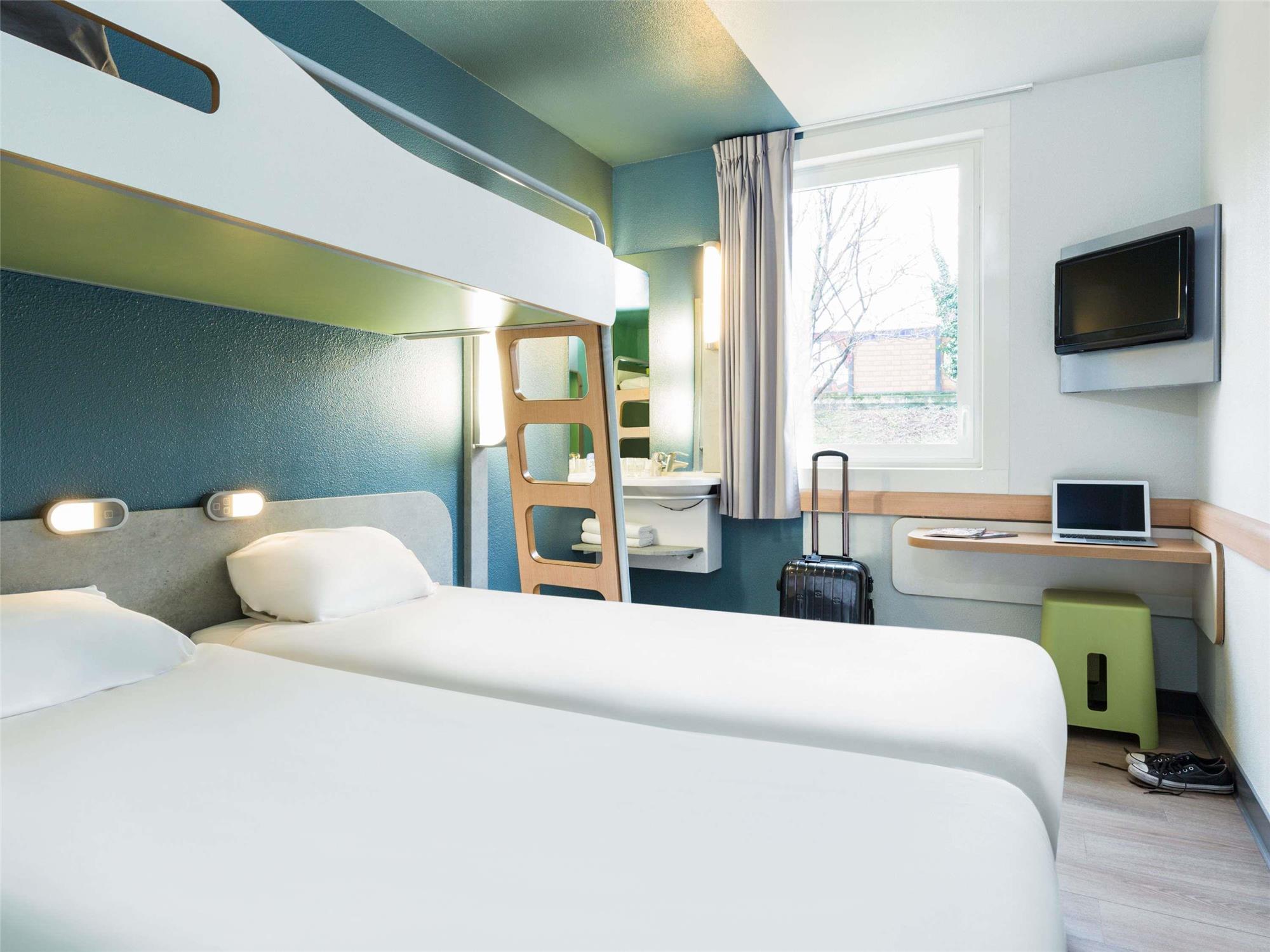 Triple room