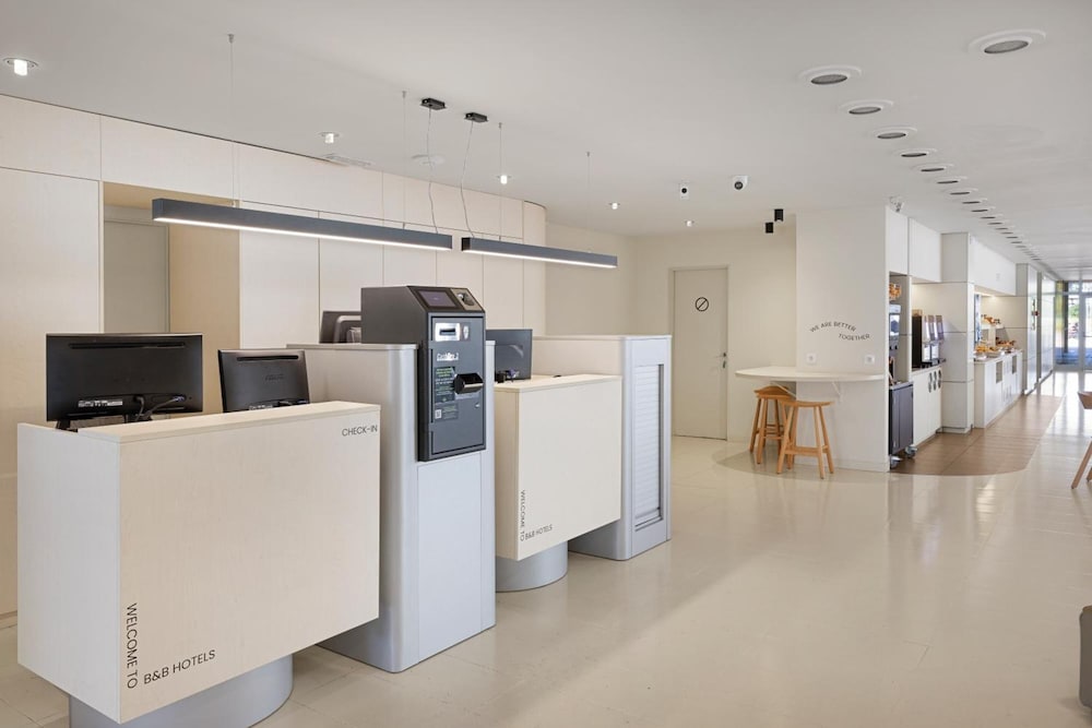 B&B HOTEL Girona 3