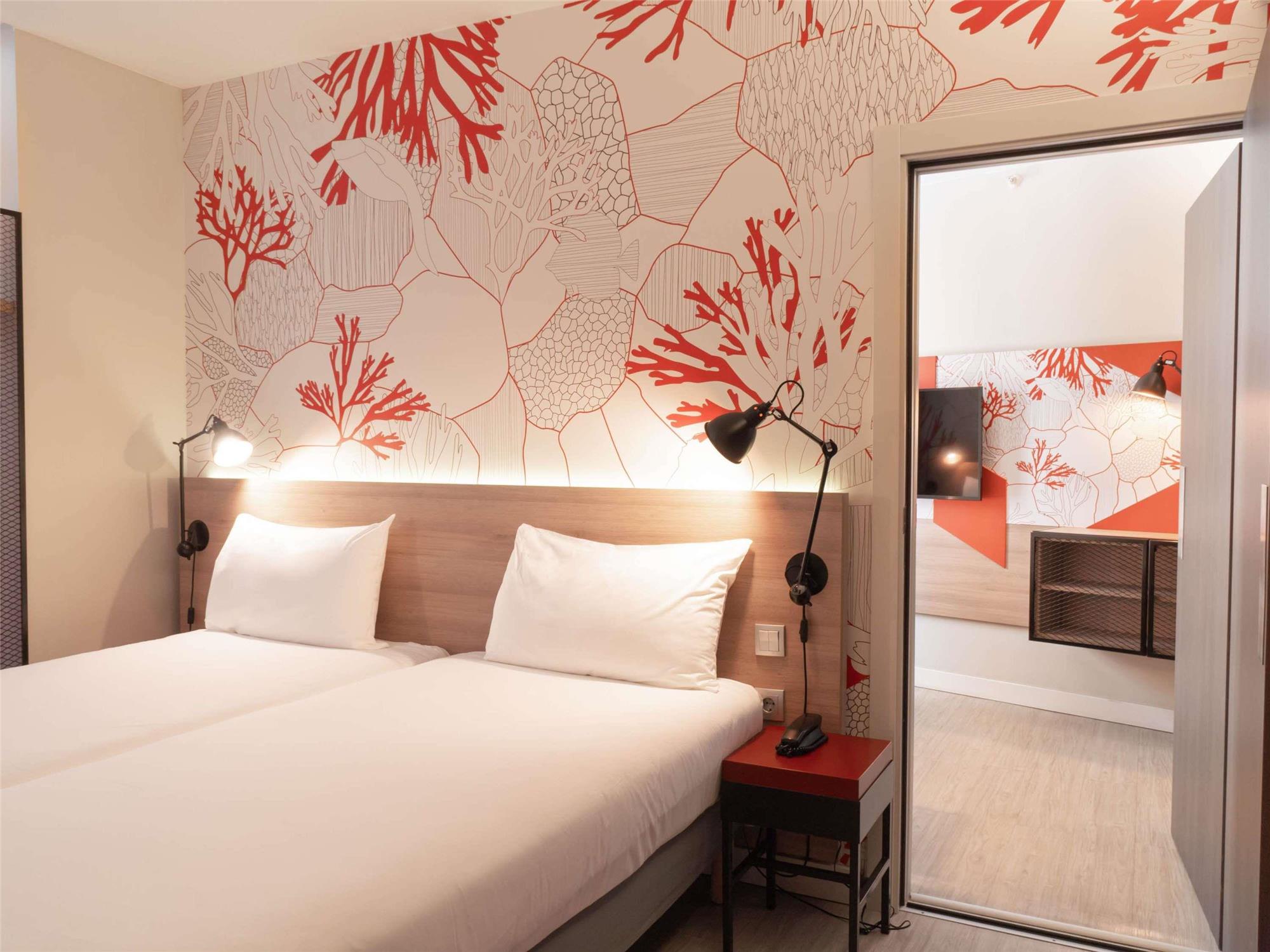 Standard twin room