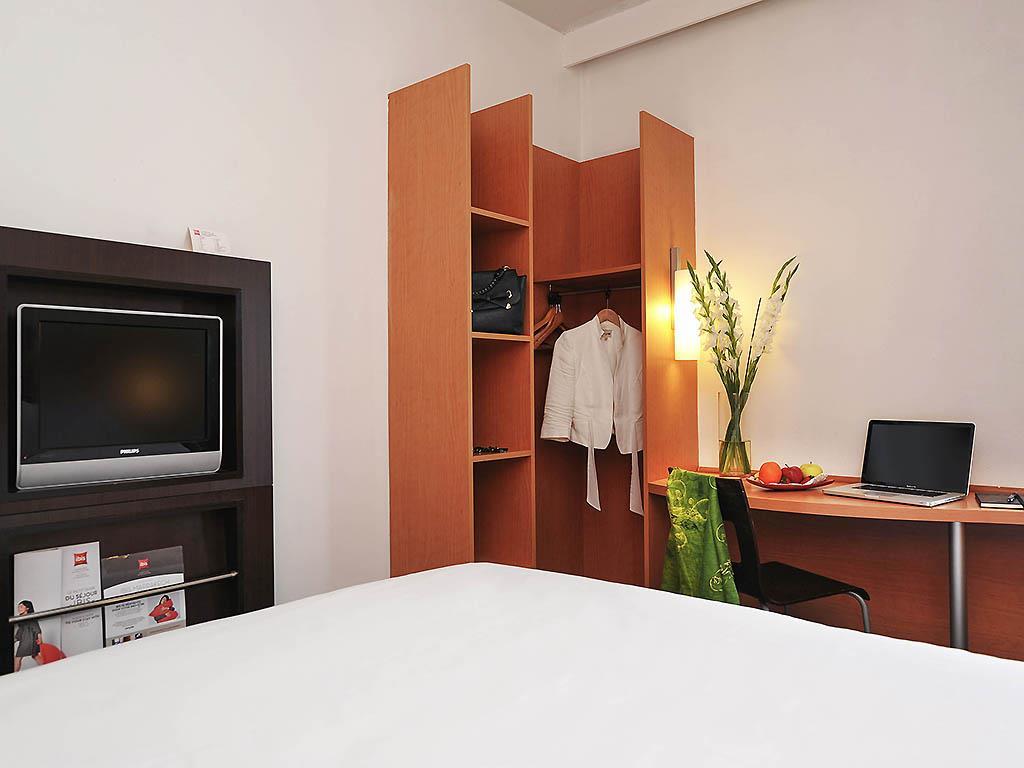 Sweet room by ibis with 1 double bed