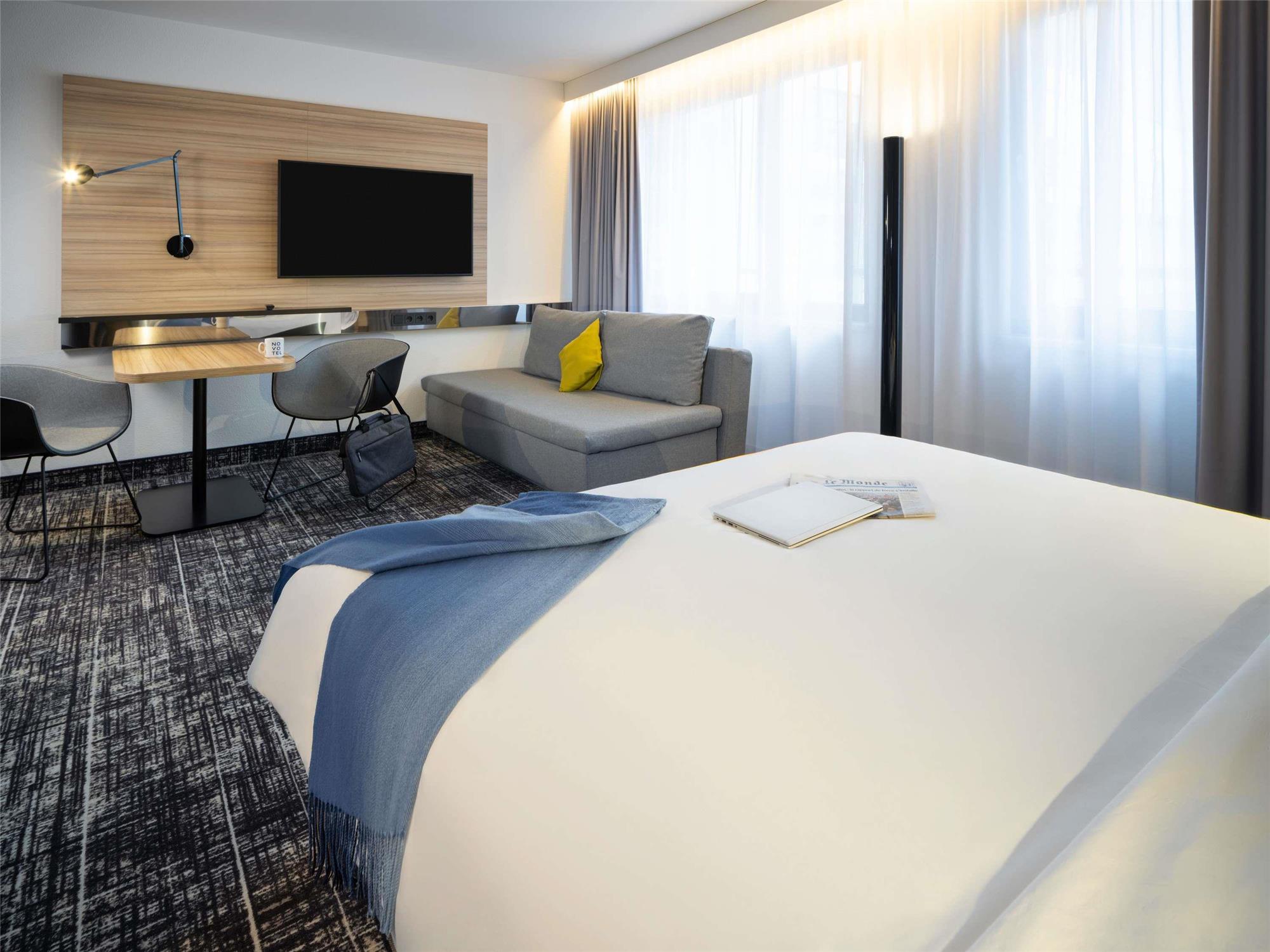 Junior standard suite