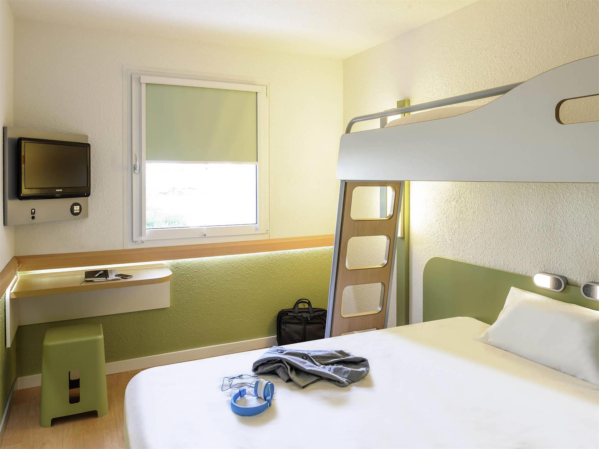 Triple room