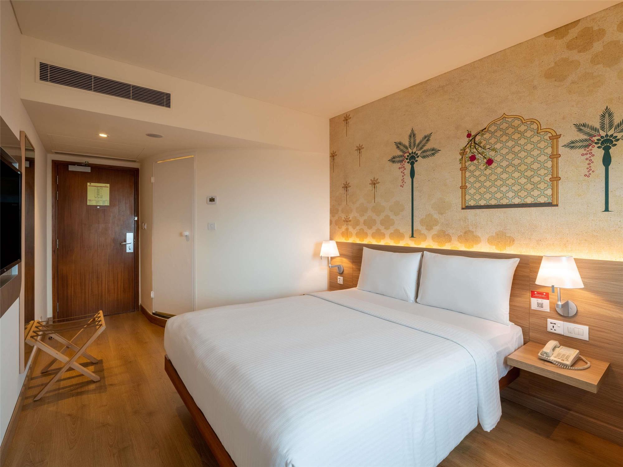 Superior room with city view