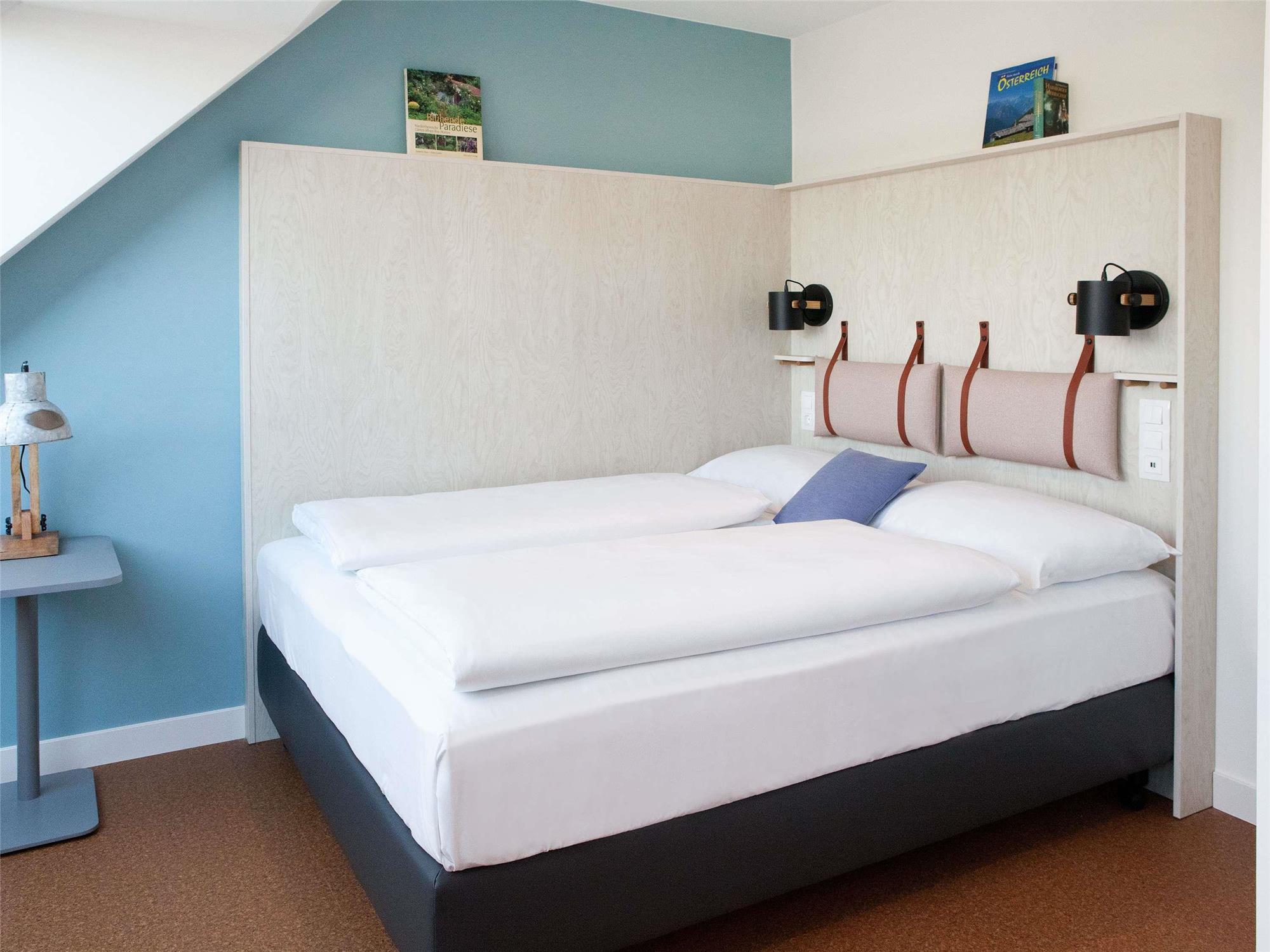 Greet super room with 1 double bed