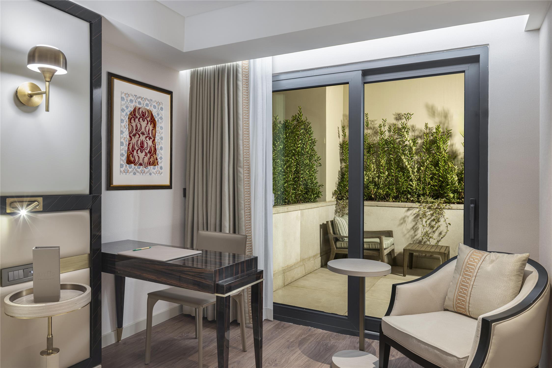 Guest room with terrace