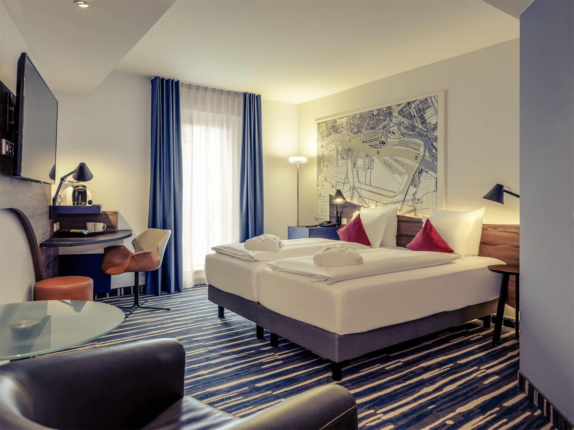 Privilege room with courtyard