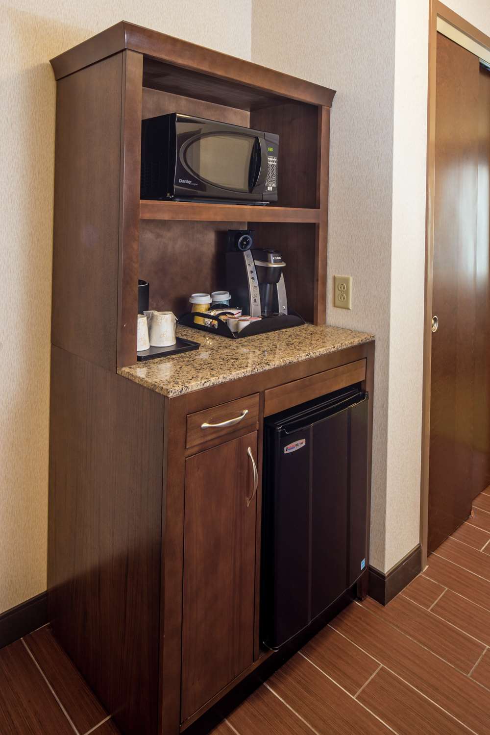 1 bedroom suite
