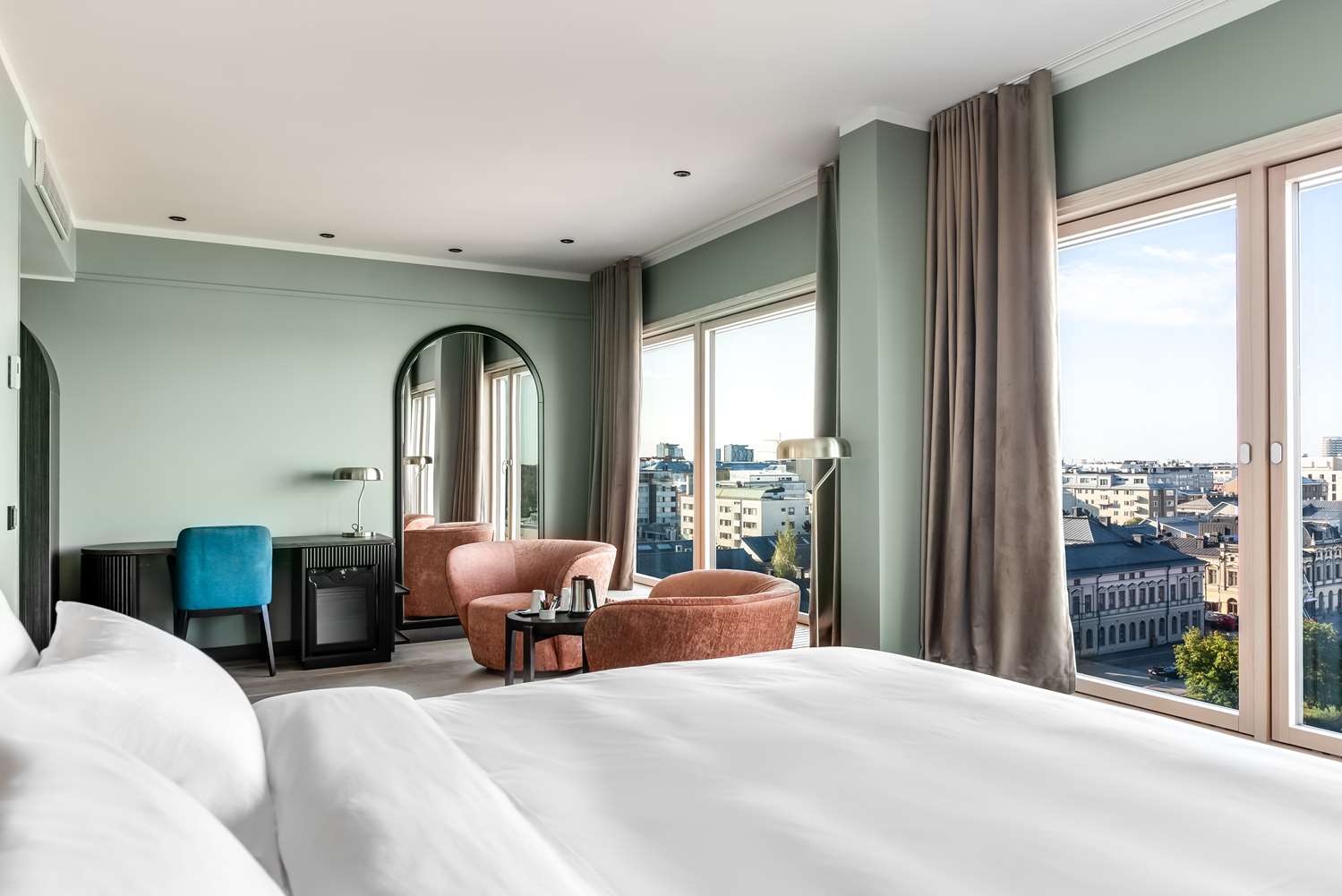 Executive room with panoramic view and sea view