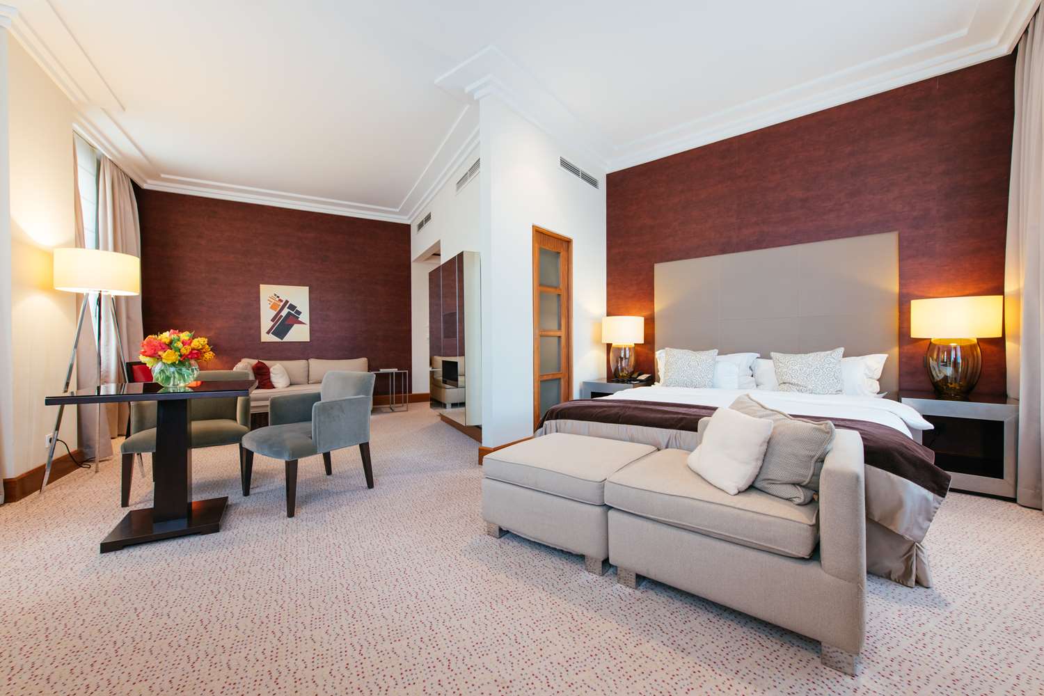Junior suite - historical city view