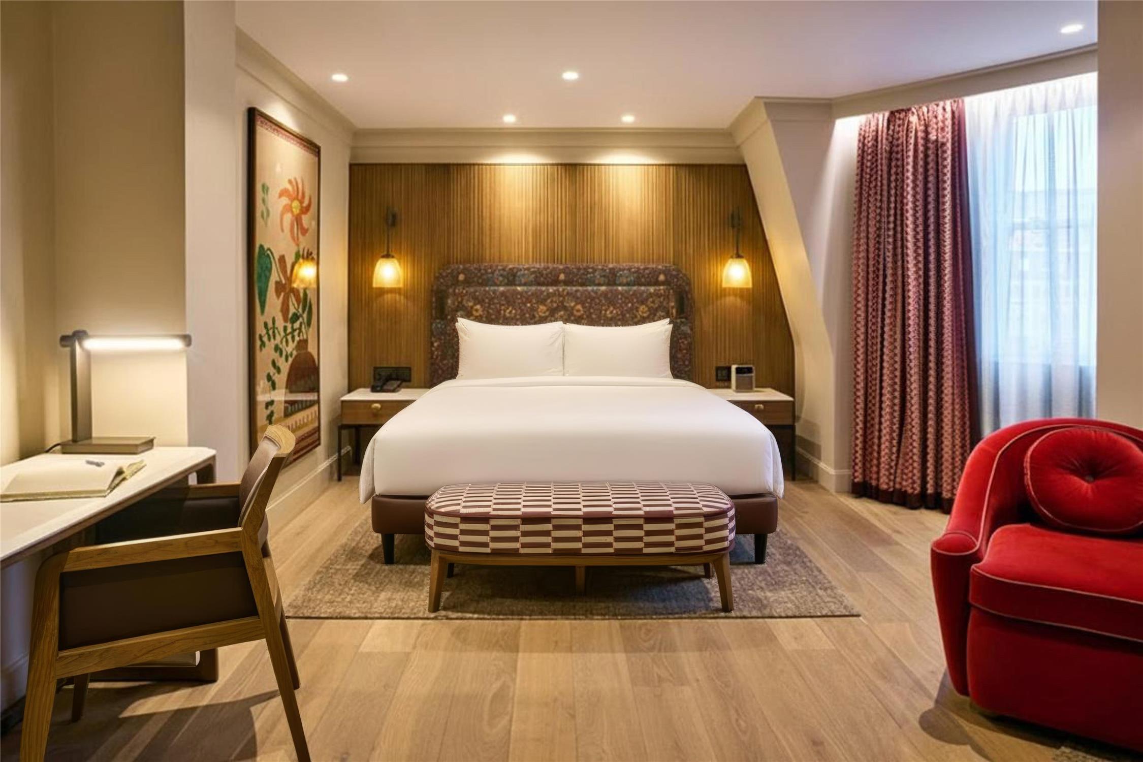 Corner Suite