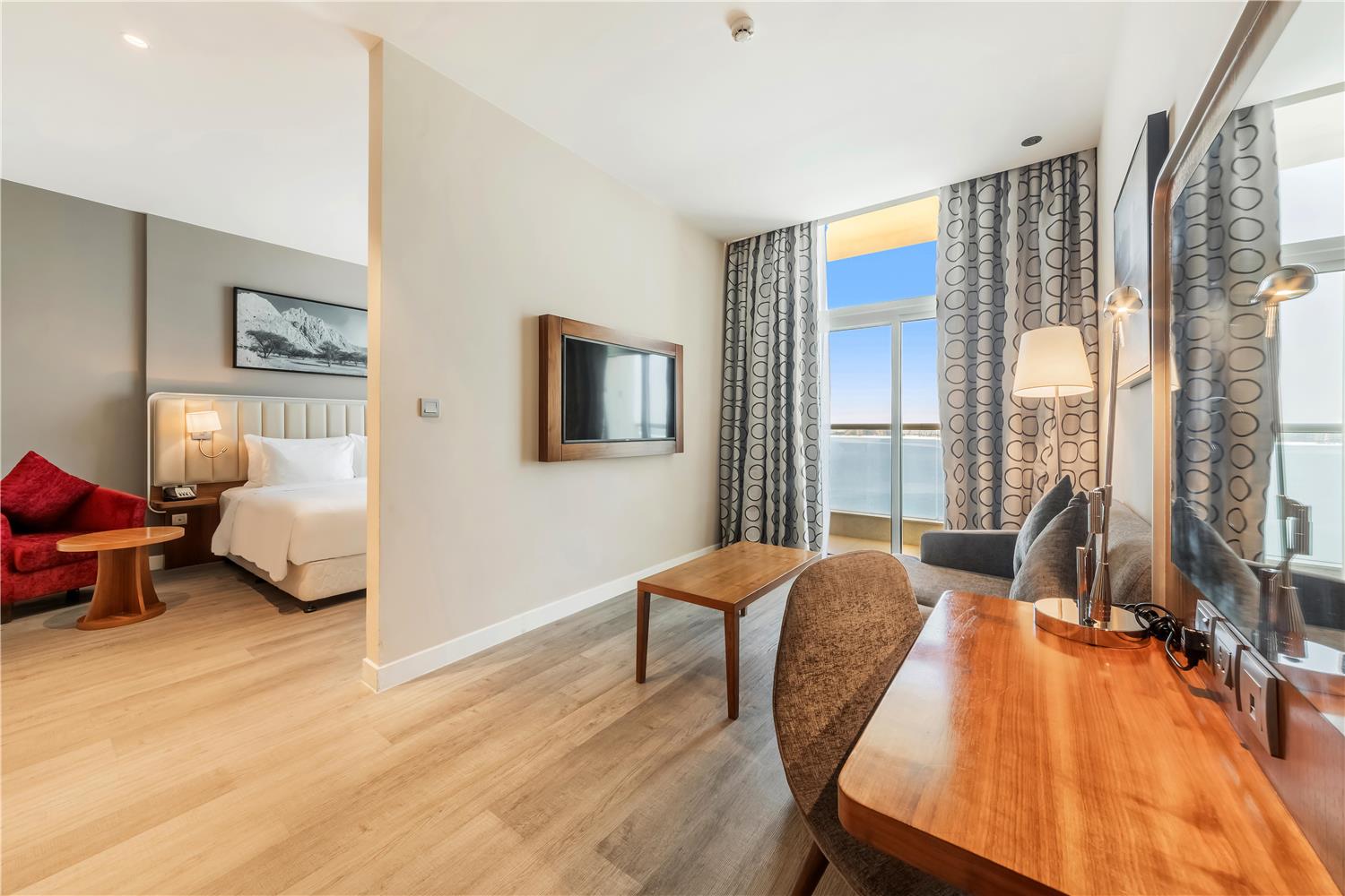 1 bedroom suite with balcony and sea view