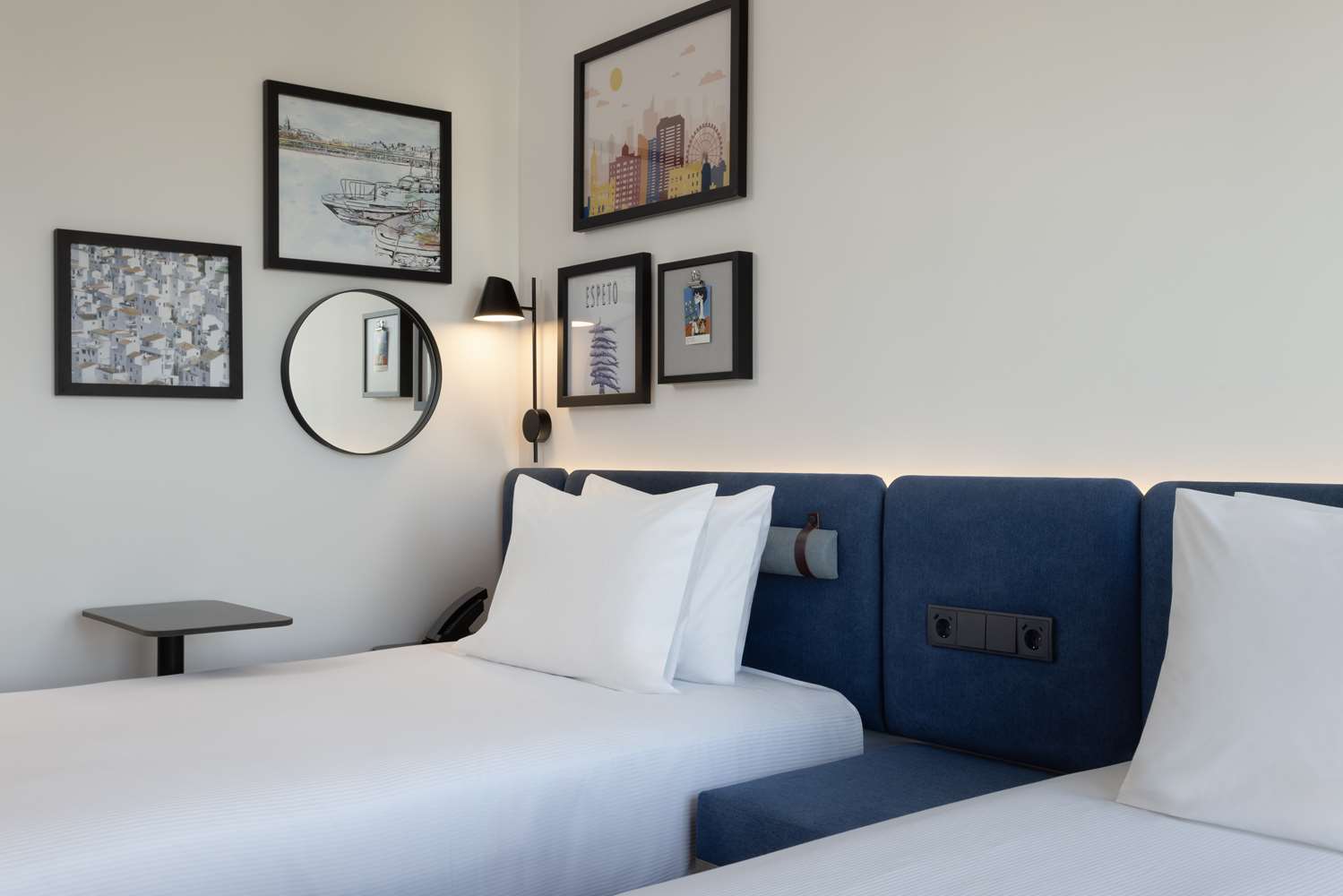 Family interconnecting room