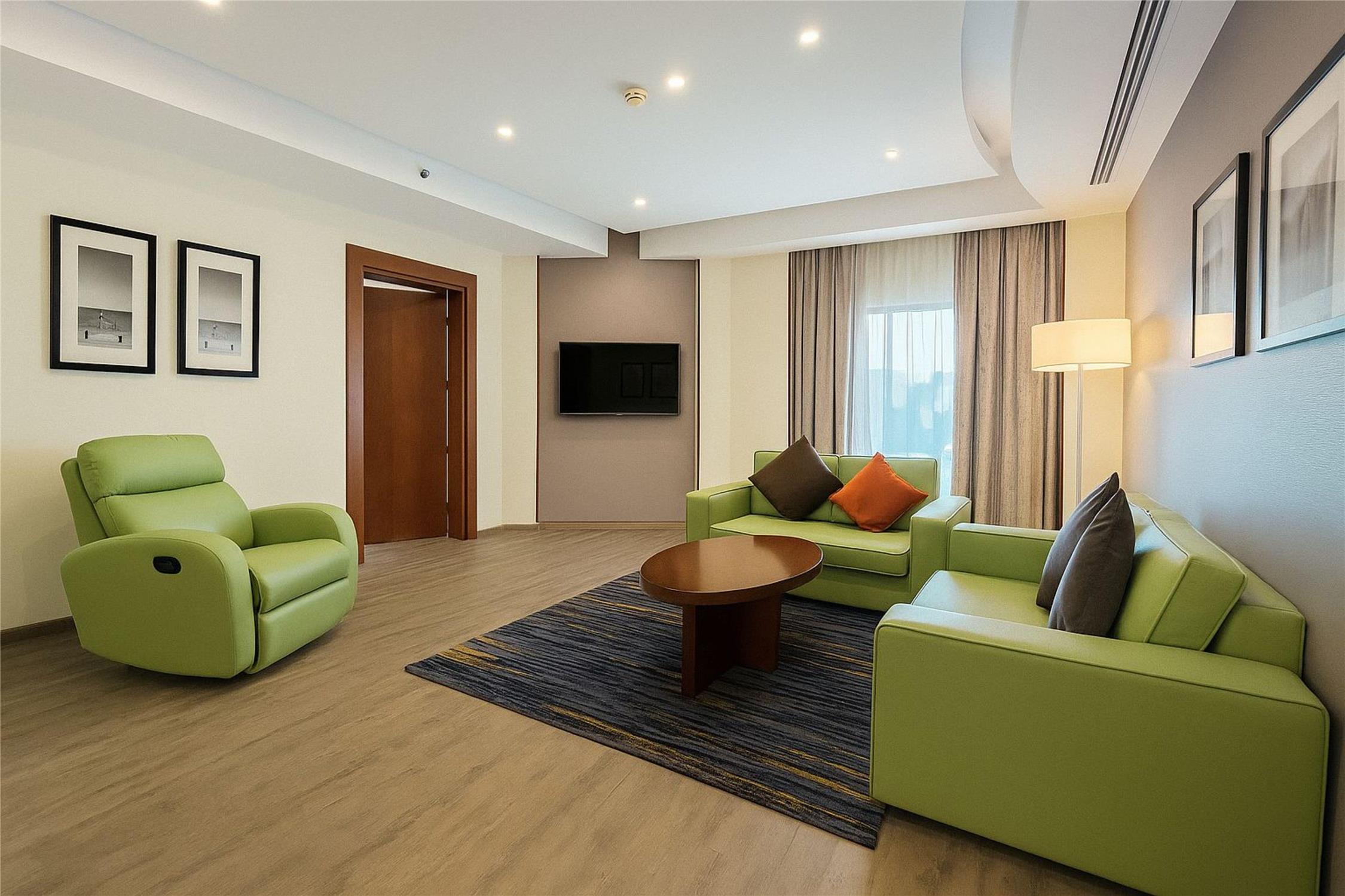 1 bedroom suite