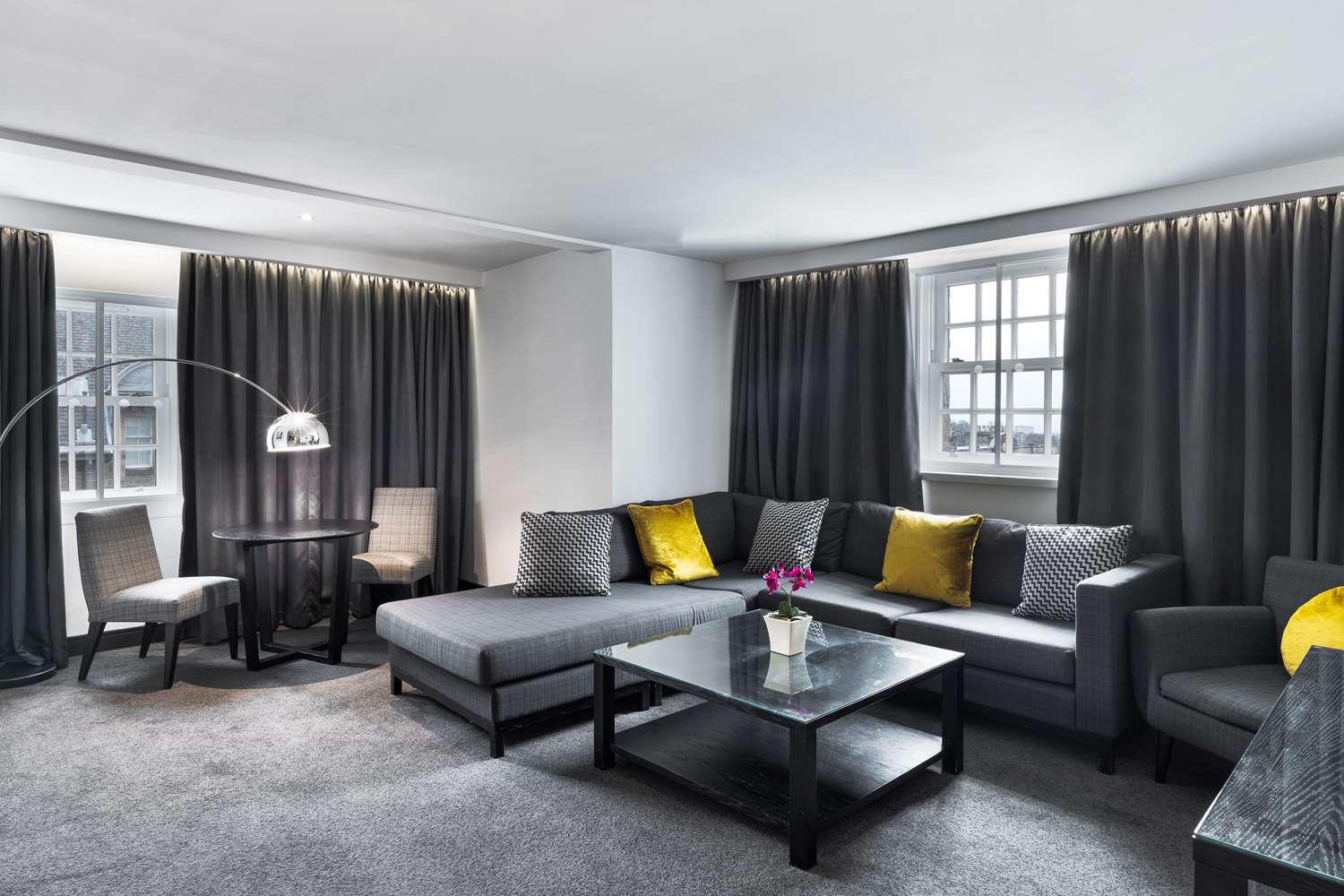 1 Bedroom Suite