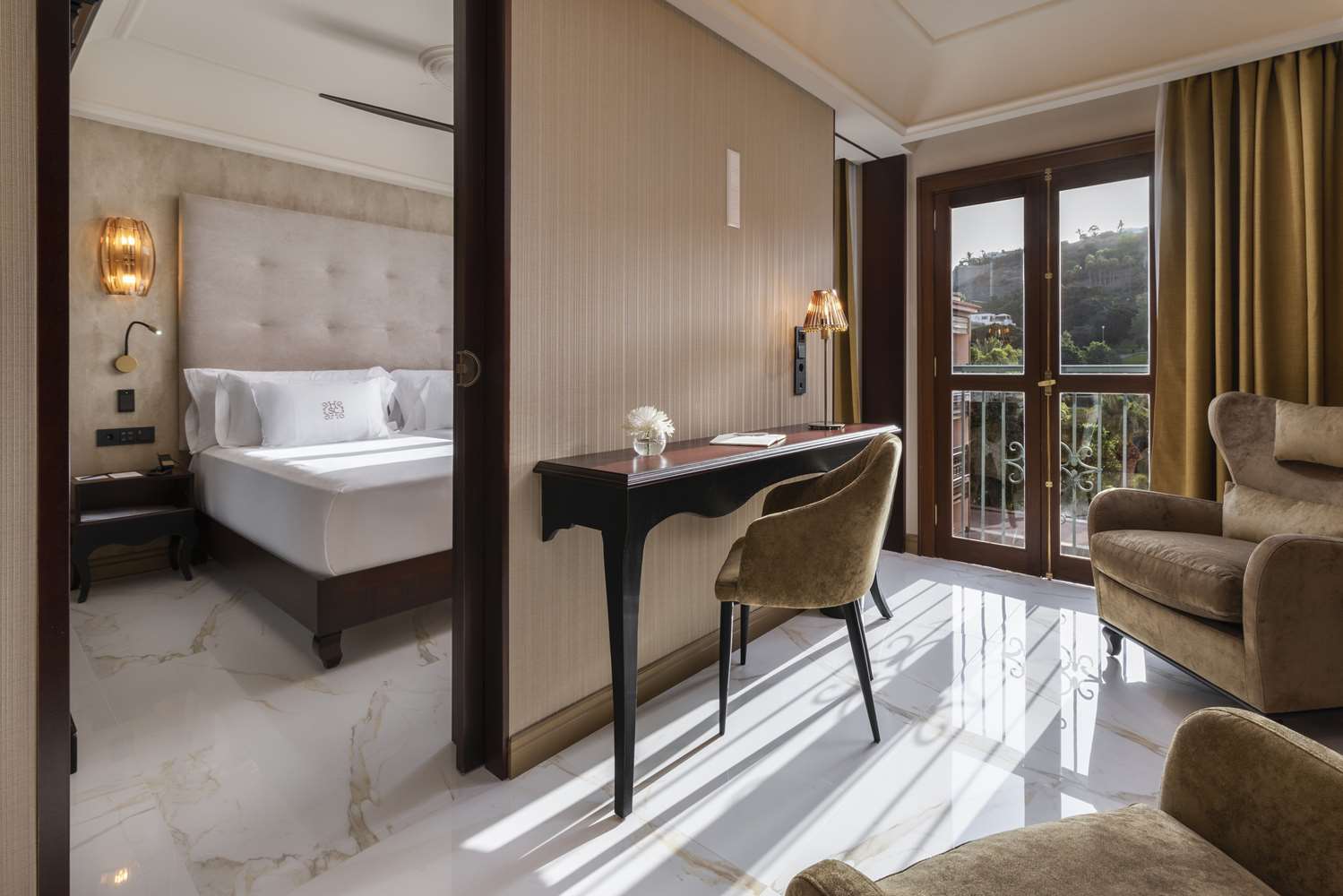 Junior premium suite