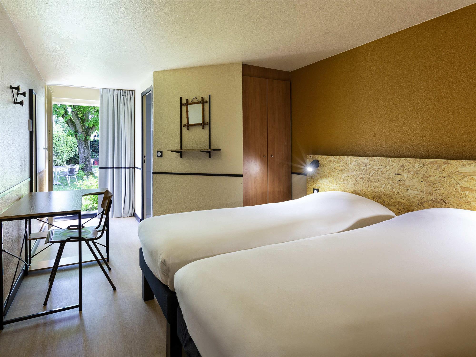 Pop Room with 2 twin beds