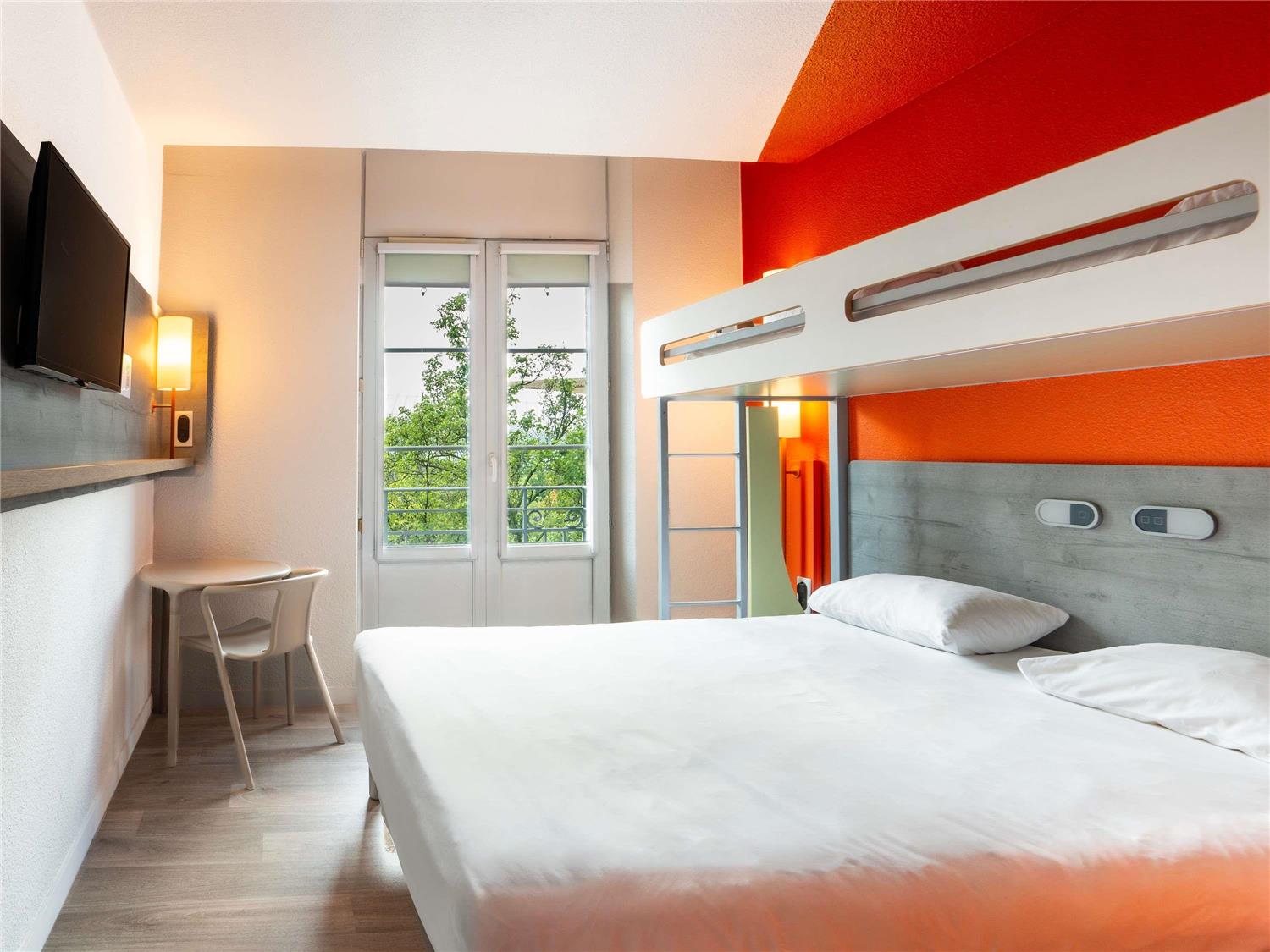 Triple room