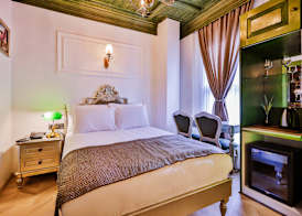 Emerald Mansion Hotel - Special Category 4