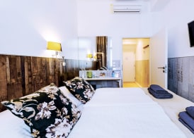Royal Court Hotel 3