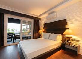 Manaspark Deluxe Hotel 3