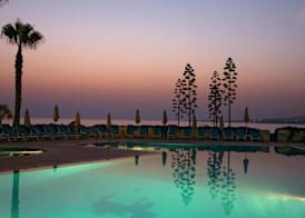 Cynthiana Beach Hotel 3