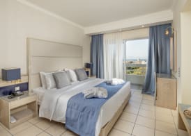 Athineon Hotel 5