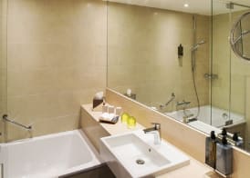 Holiday Inn FRANKFURT AIRPORT by IHG 2