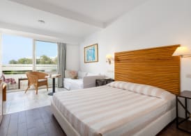 Dionysos Hotel 3