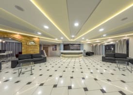 Karras Hotel 4