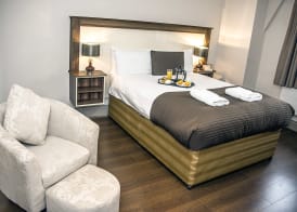 Base Serviced Apartments - Sir Thomas Street 3