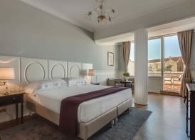Plaza Hotel Lucchesi 5