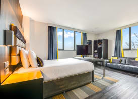 Roomzzz Chester City 5