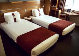 Holiday Inn Express CARDIFF BAY by IHG 5