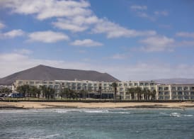 HD Beach Resort & Spa 2