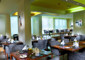Al Hail Waves Hotel Managed By Centara 5