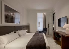 Kozmo Hotel Suites & Spa - Small Luxury Hotels of the World 5