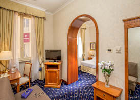 UNA Hotels Empire Roma 4